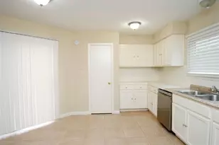 16127 Queensdale Dr, Houston, TX 77082 - Photo 6