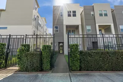 316 Jensen Drive, Houston, TX 77020 - Photo 2