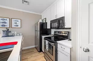 9520 Seawall Blvd, Galveston, TX 77554 - Photo 14