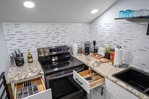 1015 Brooks St, Houston, TX 77009 - Photo 36