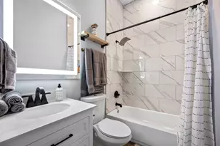 1015 Brooks St, Houston, TX 77009 - Photo 32