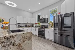 1015 Brooks St, Houston, TX 77009 - Photo 10