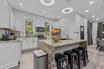1015 Brooks Street, Houston, TX 77009 - Photo 10