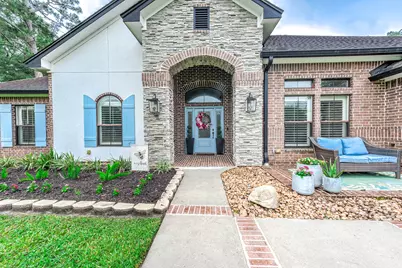 201 Hillcrest Drive, Alvin, TX 77511 - Photo 2