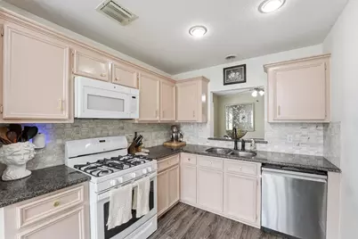 2710 Hazel Street, Pearland, TX 77581 - Photo 8