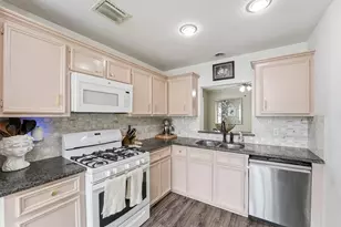 2710 Hazel St, Pearland, TX 77581 - Photo 8