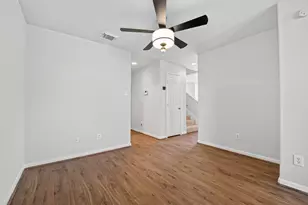 13034 Fenland Field Ln, Houston, TX 77047 - Photo 10