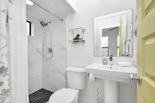1705 Dunlavy St, Houston, TX 77006 - Photo 8