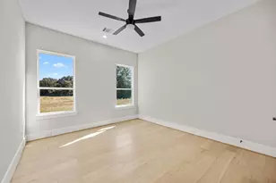 412 S Garrett Cir, Bellville, TX 77418 - Photo 14