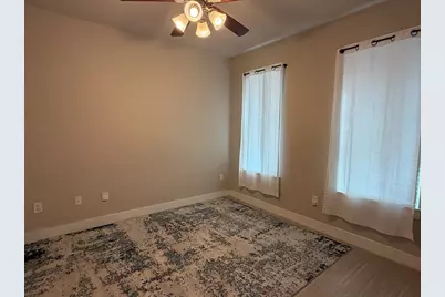 641 Middle Street, Houston, TX 77003 - Photo 6