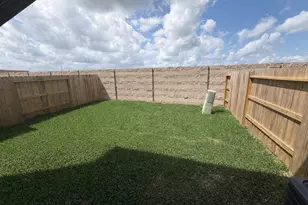 2211 Salinas Dr, Rosharon, TX 77583 - Photo 16