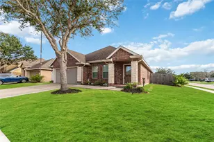 4700 Lake Line Ct, Alvin, TX 77511 - Photo 4