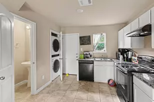 14855 Burnett Ln, Willis, TX 77378 - Photo 10