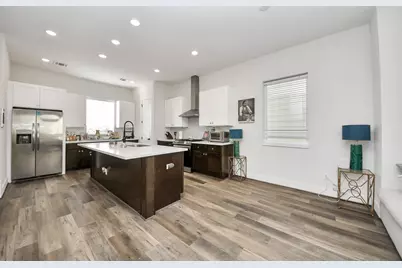 3905 Pinemont Drive #E, Houston, TX 77018 - Photo 12