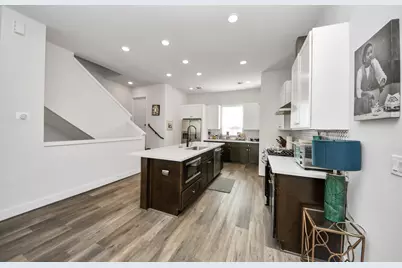 3905 Pinemont Drive #E, Houston, TX 77018 - Photo 14