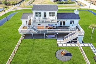 3913 11 Mile Rd, Galveston, TX 77554 - Photo 2