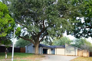 6803 Marta Dr, Houston, TX 77083 - Photo 2