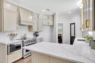 15415 Skyhawk Ln, Beach City, TX 77523 - Photo 12