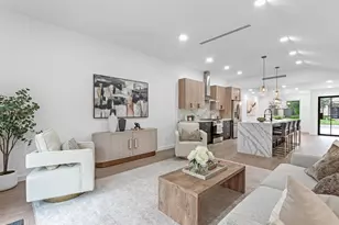 1826 Woodcrest Dr, Houston, TX 77018 - Photo 2