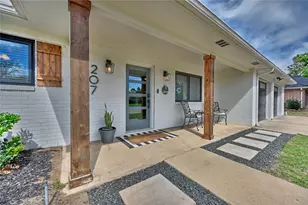 207 Briar Ridge Dr, Bellville, TX 77418 - Photo 2