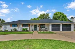 207 Briar Ridge Dr, Bellville, TX 77418 - Photo 1
