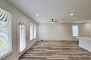3225 Creston Gate Dr, Houston, TX 77047 - Photo 12