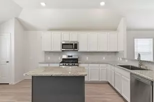 4332 Mocking Run Ln, Dickinson, TX 77539 - Photo 4