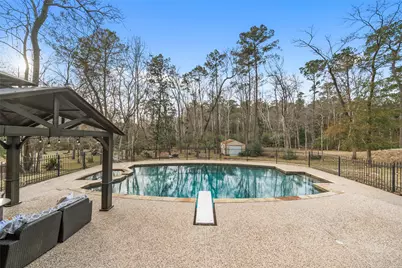 6 Highland Hollow Drive, Conroe, TX 77304 - Photo 4