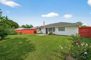2719 Flintrock Cir, Houston, TX 77067 - Photo 22
