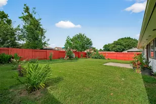 2719 Flintrock Cir, Houston, TX 77067 - Photo 18