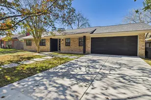 10818 Oasis Dr, Houston, TX 77096 - Photo 2