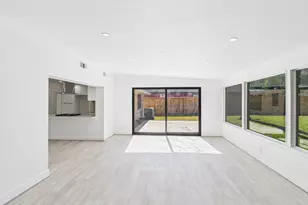 10818 Oasis Dr, Houston, TX 77096 - Photo 14