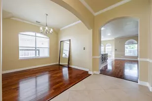 13922 Abbey Ln, Sugar Land, TX 77498 - Photo 8