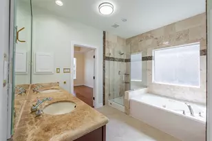 13922 Abbey Ln, Sugar Land, TX 77498 - Photo 26