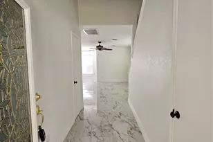 9207 Dairy View Ln, Houston, TX 77099 - Photo 4