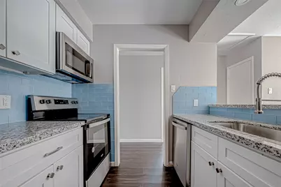 7315 Housman Street #B, Houston, TX 77055 - Photo 10