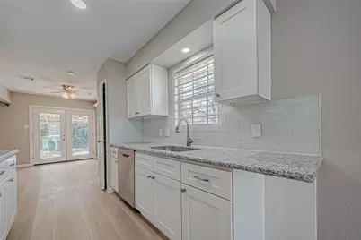 7315 Housman Street #B, Houston, TX 77055 - Photo 8