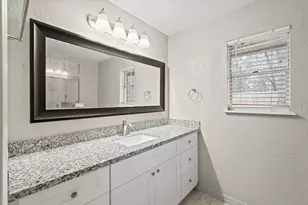 105 Navajo St, Conroe, TX 77316 - Photo 8