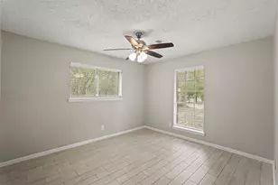 105 Navajo St, Conroe, TX 77316 - Photo 4