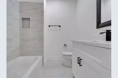 5130 Clover Street #A, Houston, TX 77033 - Photo 8