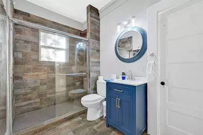 102 4th Street, Sugar Land, TX 77498 - Photo 4