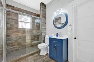 102 4th St, Sugar Land, TX 77498 - Photo 4