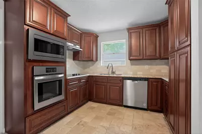 1927 Hidden Creek Drive, Kingwood, TX 77339 - Photo 8
