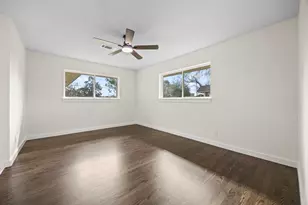 6934 Heron Dr, Houston, TX 77087 - Photo 32