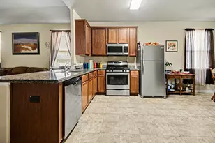 10019 Meadow Mill Forest Ln, Houston, TX 77044 - Photo 4