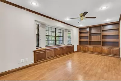 815 Hunter Ridge Lane, Nederland, TX 77627 - Photo 20