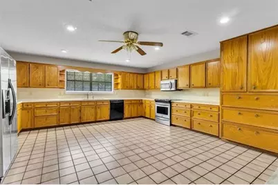 815 Hunter Ridge Lane, Nederland, TX 77627 - Photo 16