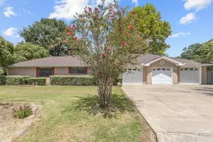 815 Hunter Ridge Ln, Nederland, TX 77627 - Photo 4