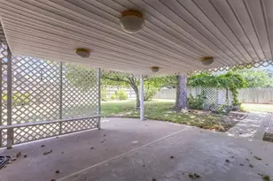 815 Hunter Ridge Ln, Nederland, TX 77627 - Photo 32