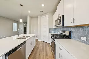 10008 Rustic Charm St, Houston, TX 77080 - Photo 6